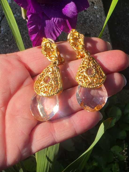 Estate Jewelry - Vintage Crystal Chandelier Gold Tone Filigree Drop Clip On Earrings